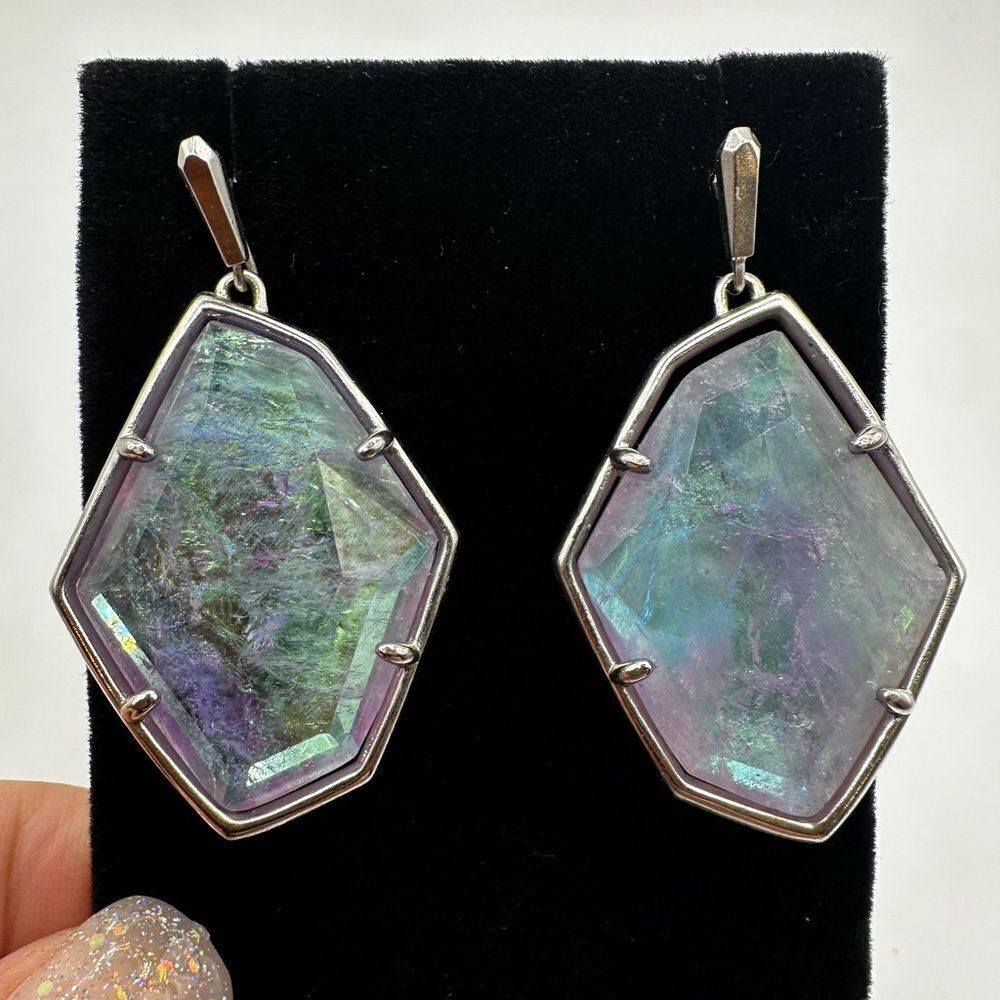 Retired Kendra Scott Purple Dichroic glass in silver tone dangle earrings!